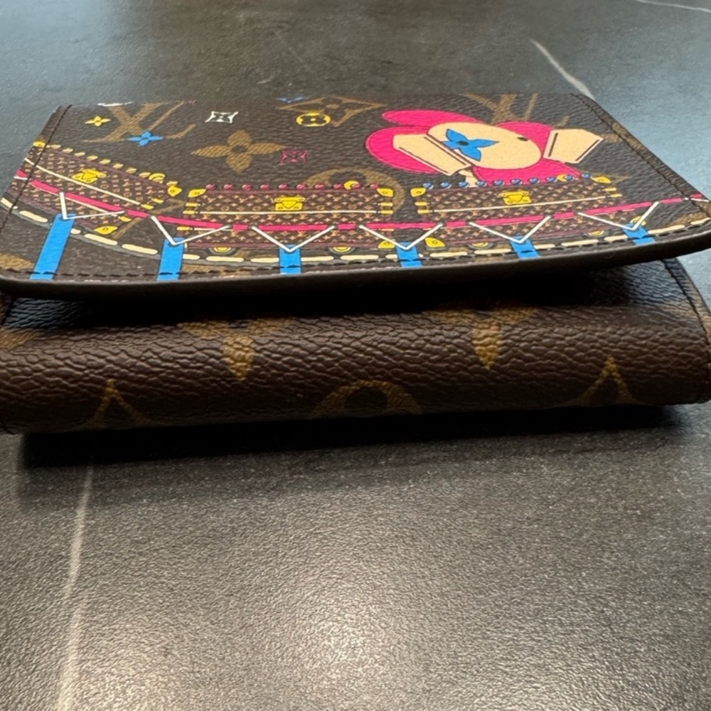 NIB LOUIS VUITTON Monogram Vivienne Portefeuille Victorine Wallet - Picture 6 of 12